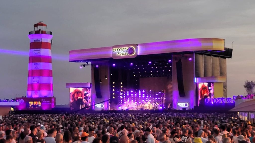 Muziekfestival Concert at Sea aan de Brouwersdam