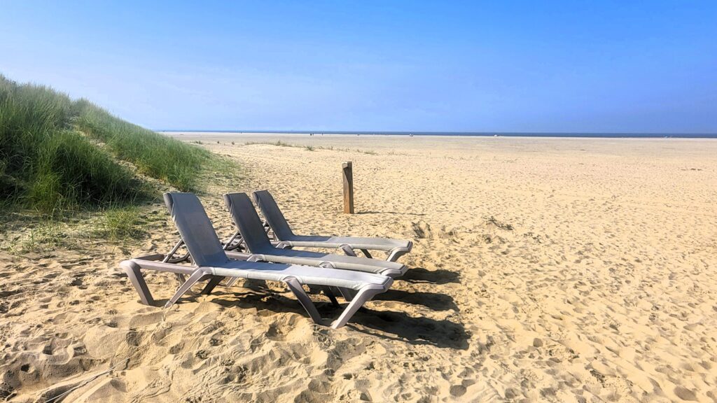FKK-strand Ouddorp is 10 monuten fietsen van vakantiehuis Breeze21